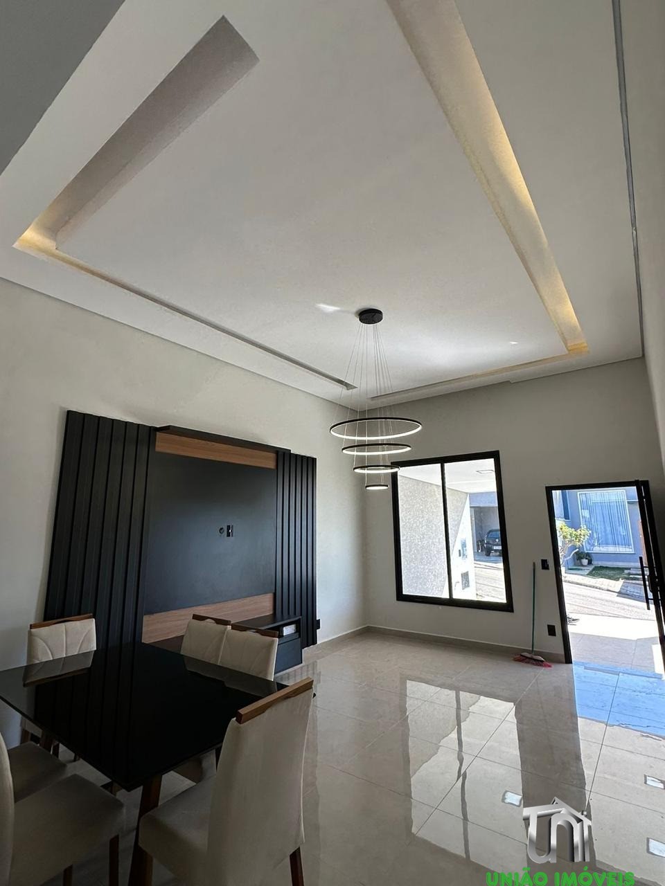Casa de alto padrão no condomínio portal da serra: luxo, con