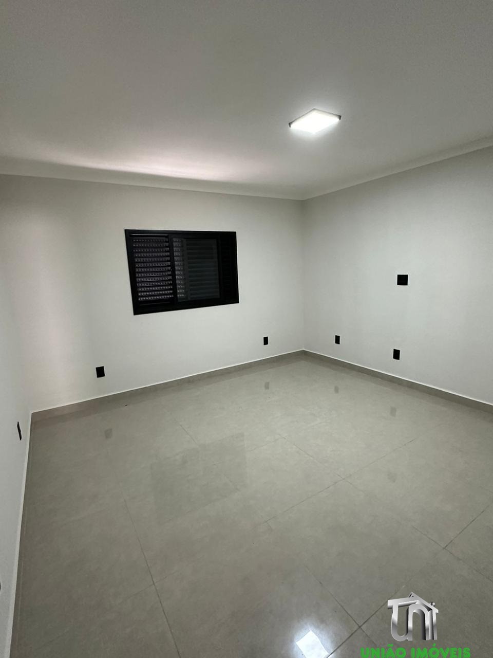 Casa de alto padrão no condomínio portal da serra: luxo, con