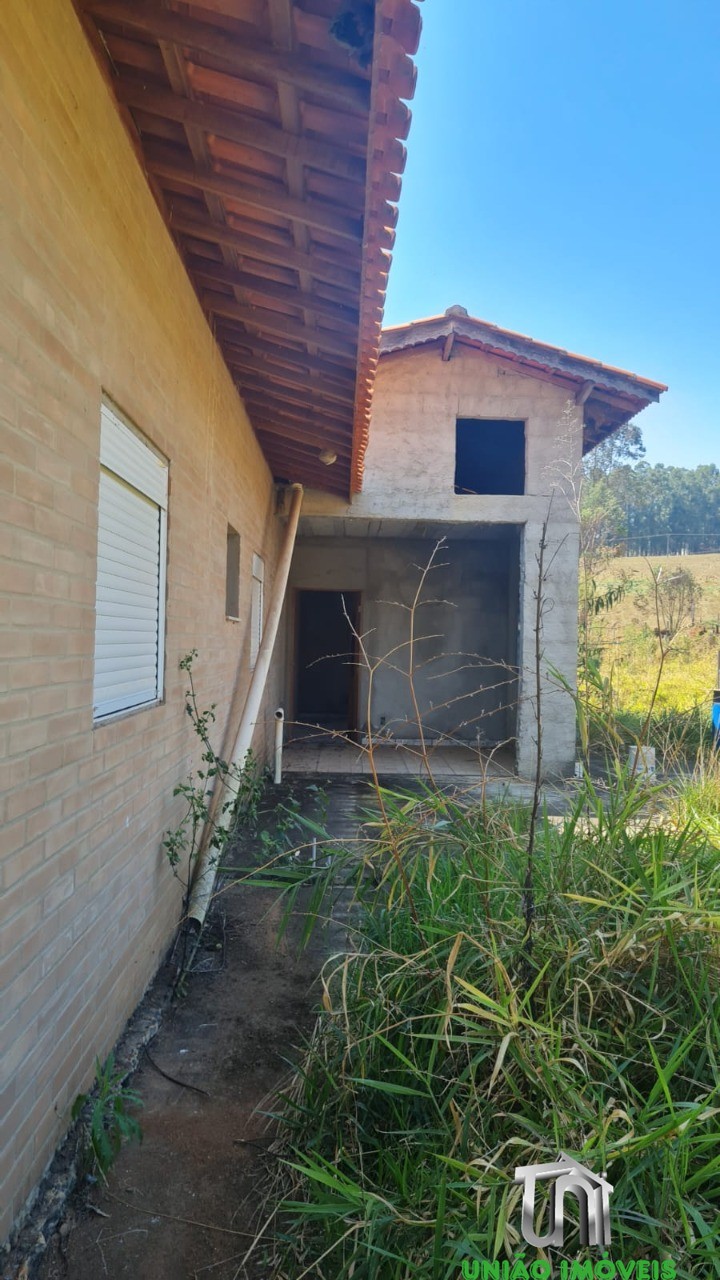 Chácara dos Sonhos em Bragança Paulista-SP: Tranquilidade, Conforto e Contato com a Natureza em Arara dos Pereiras!