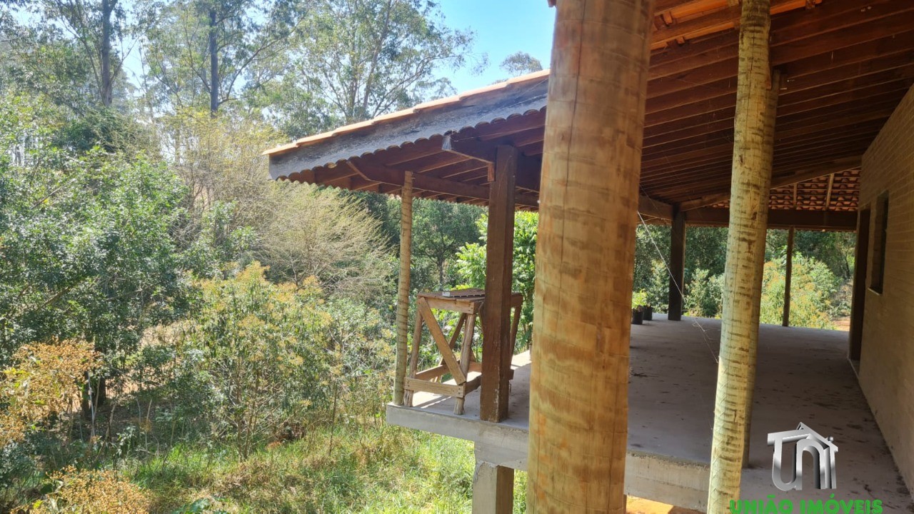 Chácara dos Sonhos em Bragança Paulista-SP: Tranquilidade, Conforto e Contato com a Natureza em Arara dos Pereiras!