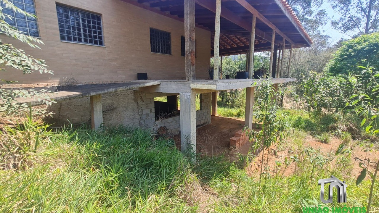 Chácara dos Sonhos em Bragança Paulista-SP: Tranquilidade, Conforto e Contato com a Natureza em Arara dos Pereiras!