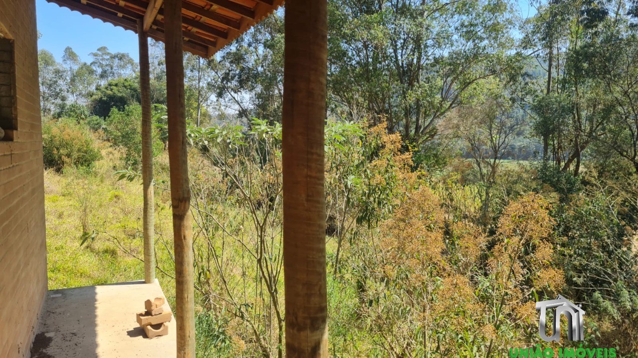 Chácara dos Sonhos em Bragança Paulista-SP: Tranquilidade, Conforto e Contato com a Natureza em Arara dos Pereiras!