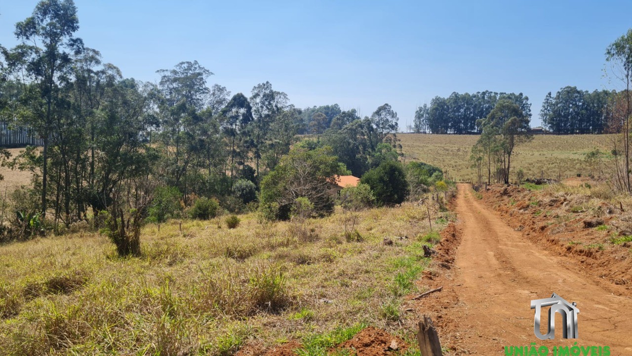 Chácara dos Sonhos em Bragança Paulista-SP: Tranquilidade, Conforto e Contato com a Natureza em Arara dos Pereiras!