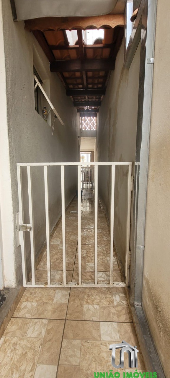 Charmosa Casa de 2 Quartos com 100m² no Jardins, Bragança Paulista-SP: Venda Imperdível!