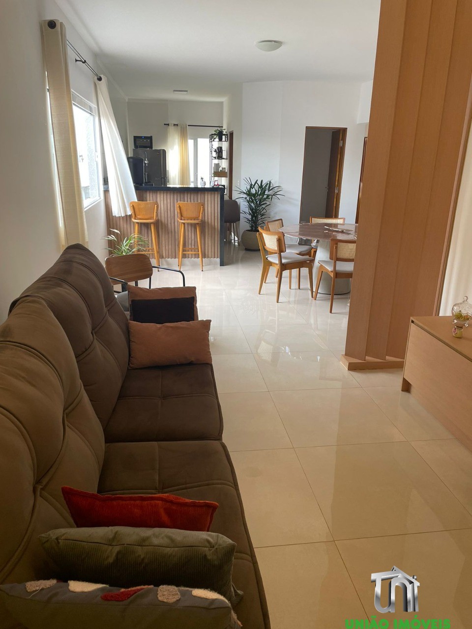 Encantadora casa térrea à venda no condomínio villa real de 