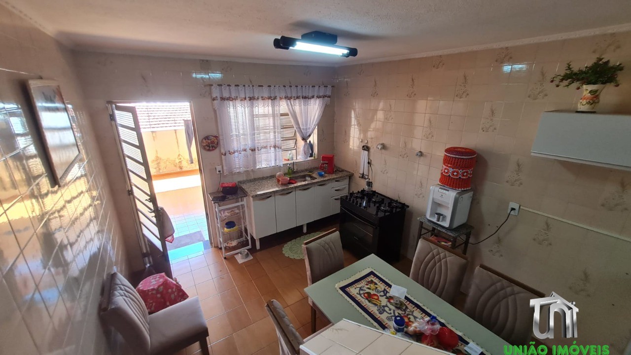 Linda casa à venda na vila mota, bragança paulista-sp! 2 qua
