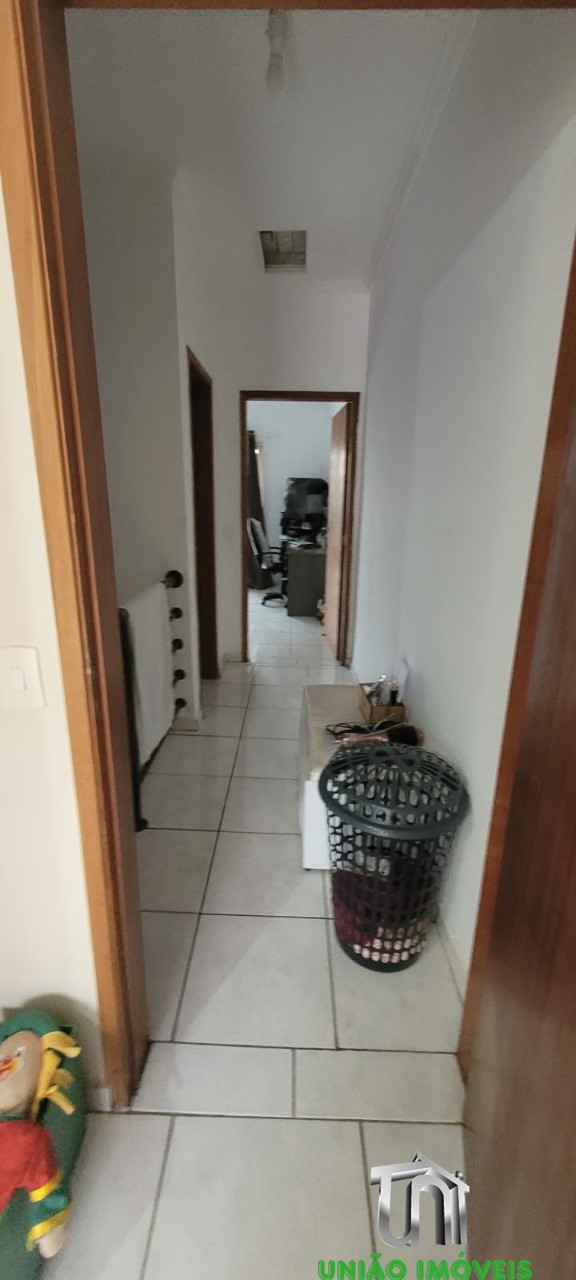Charmosa Casa de 2 Quartos com 100m² no Jardins, Bragança Paulista-SP: Venda Imperdível!