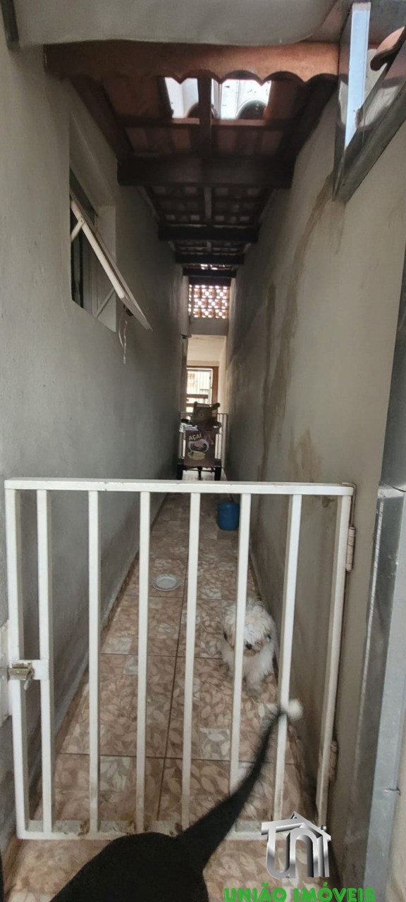 Charmosa Casa de 2 Quartos com 100m² no Jardins, Bragança Paulista-SP: Venda Imperdível!