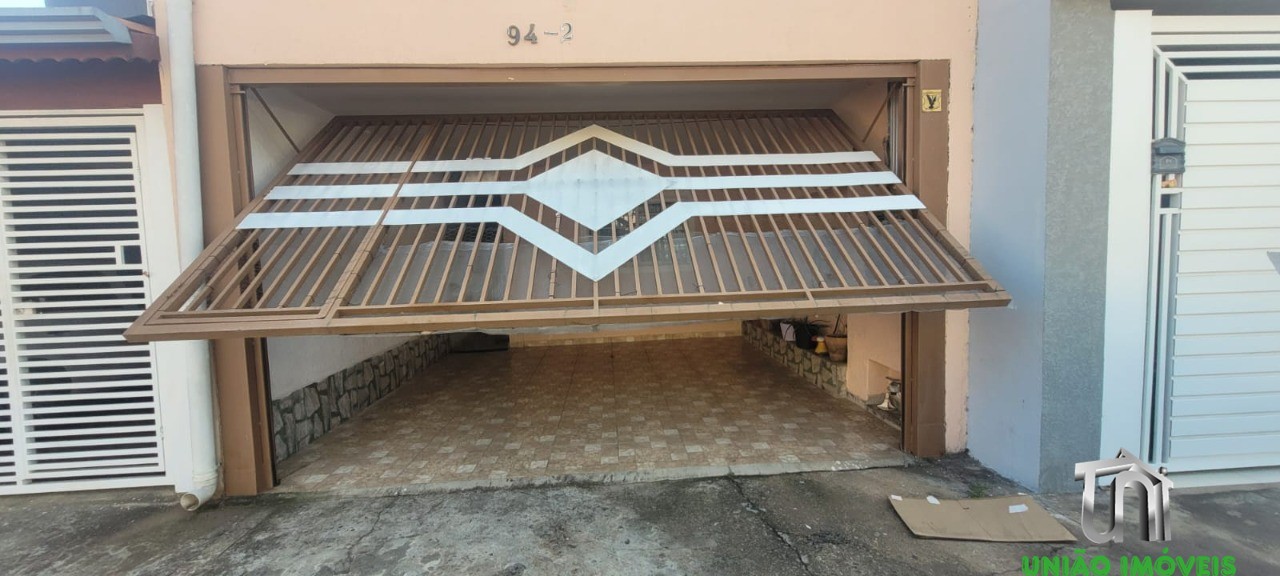 Charmosa Casa de 2 Quartos com 100m² no Jardins, Bragança Paulista-SP: Venda Imperdível!