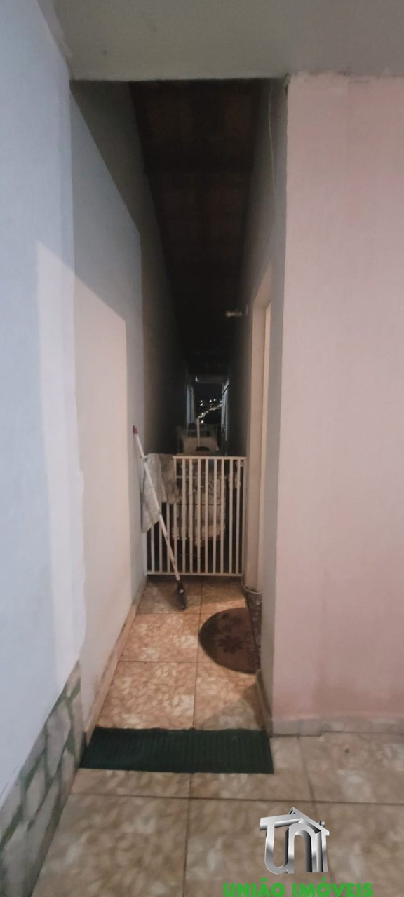 Charmosa Casa de 2 Quartos com 100m² no Jardins, Bragança Paulista-SP: Venda Imperdível!