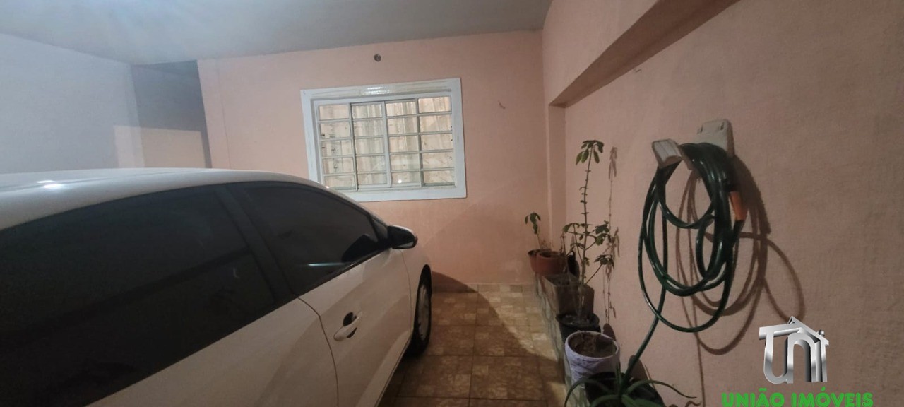 Charmosa Casa de 2 Quartos com 100m² no Jardins, Bragança Paulista-SP: Venda Imperdível!