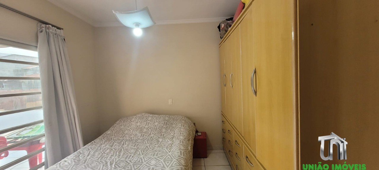 Charmosa Casa de 2 Quartos com 100m² no Jardins, Bragança Paulista-SP: Venda Imperdível!