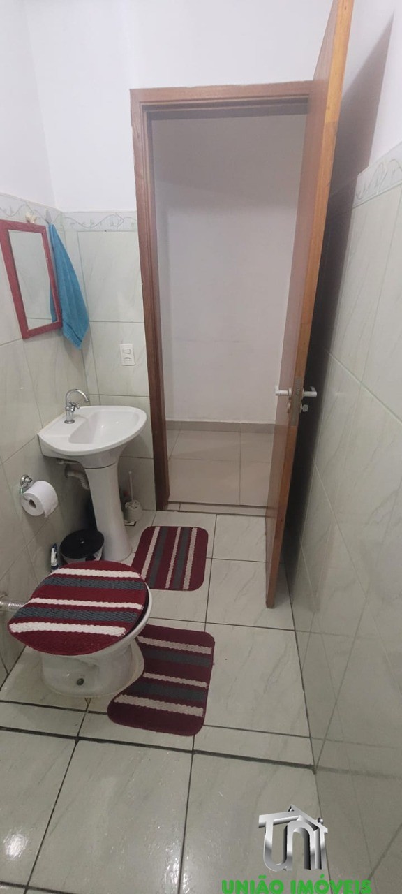 Charmosa Casa de 2 Quartos com 100m² no Jardins, Bragança Paulista-SP: Venda Imperdível!