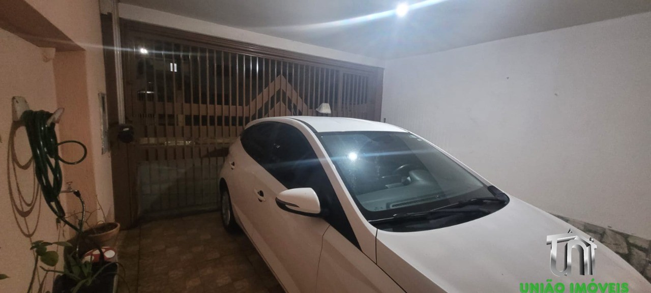 Charmosa Casa de 2 Quartos com 100m² no Jardins, Bragança Paulista-SP: Venda Imperdível!
