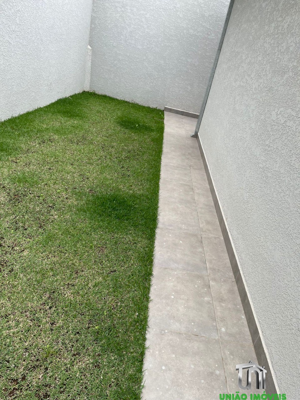 Encantadora casa térrea à venda no condomínio villa real de 