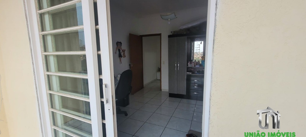 Charmosa Casa de 2 Quartos com 100m² no Jardins, Bragança Paulista-SP: Venda Imperdível!