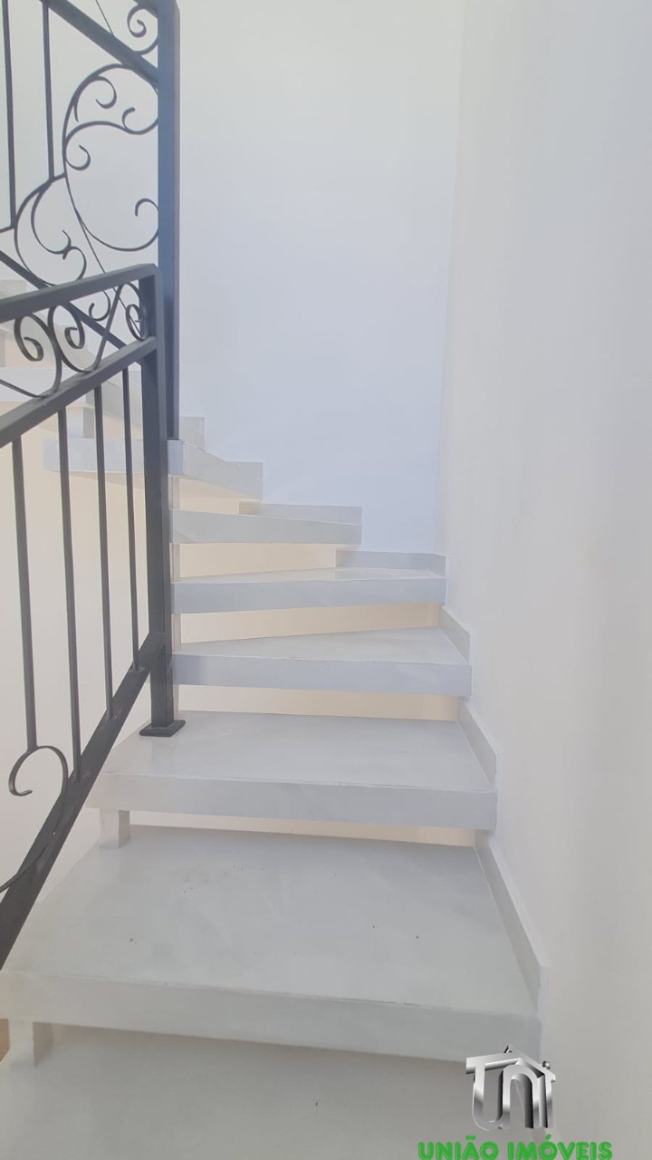 Residência de Luxo no Santa Luzia: Casa com 2 Suítes, 3 Vagas e 200m² em Bragança Paulista-SP!