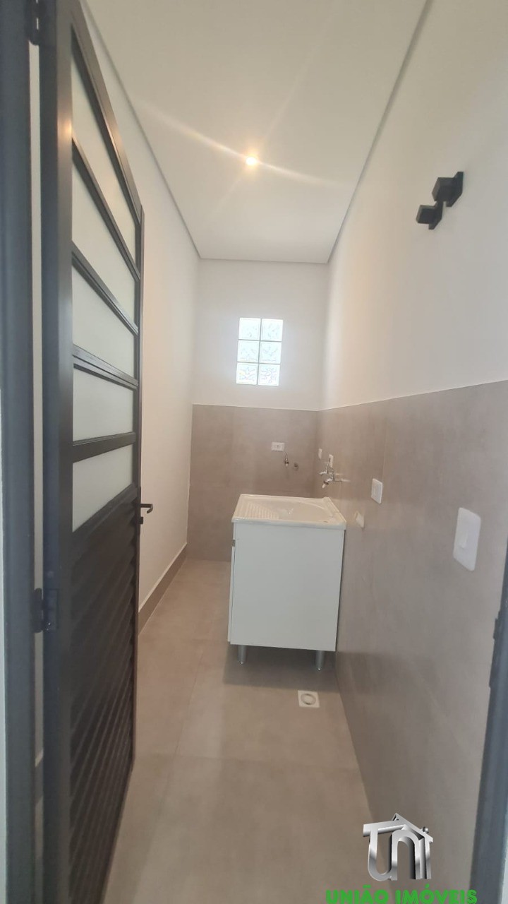 Residência de luxo no santa luzia: casa com 2 suítes, 3 vaga