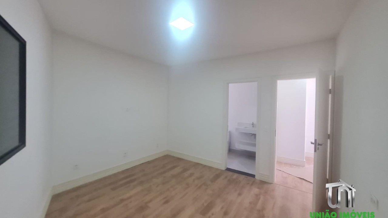 Residência de Luxo no Santa Luzia: Casa com 2 Suítes, 3 Vagas e 200m² em Bragança Paulista-SP!