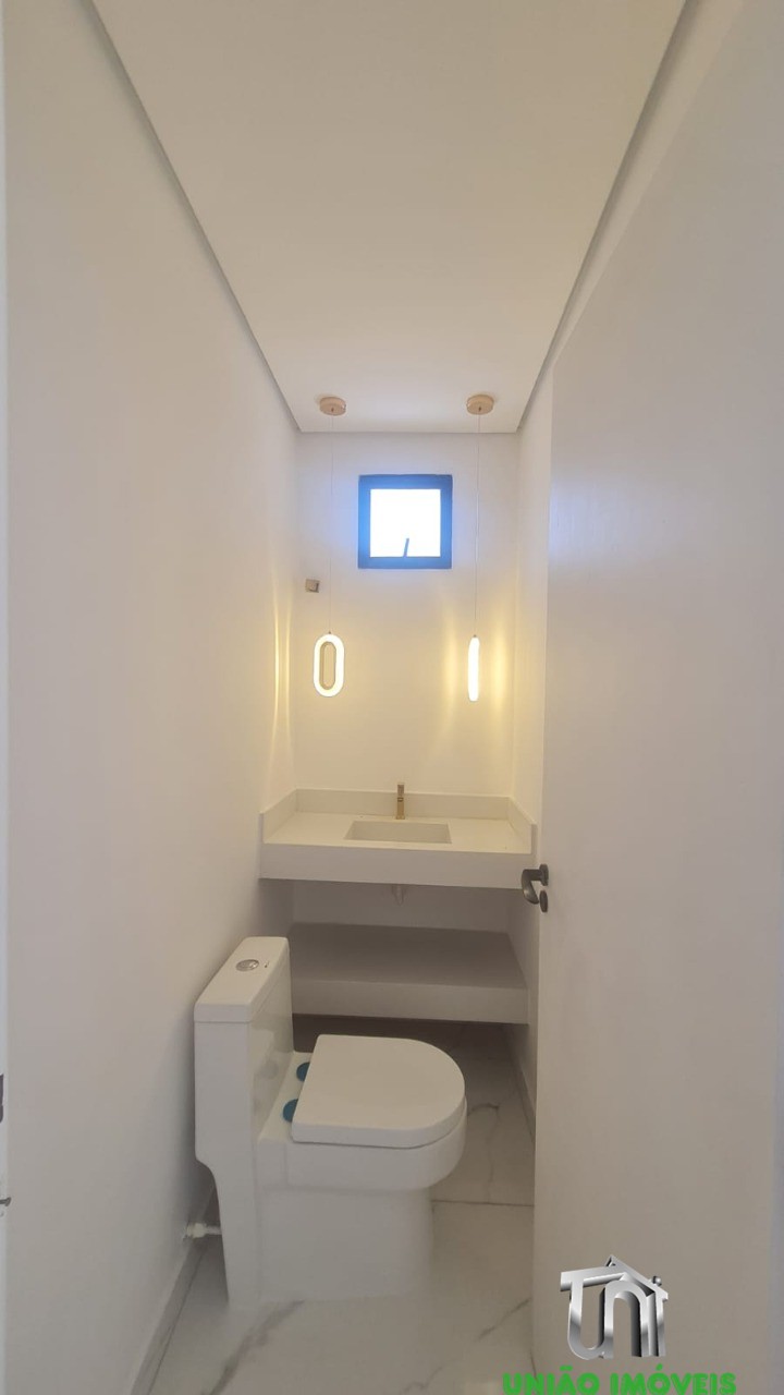 Residência de Luxo no Santa Luzia: Casa com 2 Suítes, 3 Vagas e 200m² em Bragança Paulista-SP!