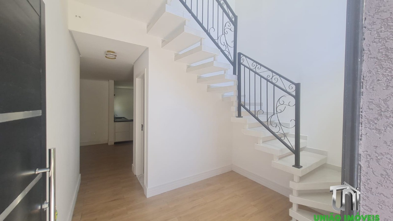 Casa de Luxo à Venda ou Locação em Bragança Paulista-SP, Bairro Santa Luzia! 2 Suítes, Sala Ampla, 3 Vagas de Garagem. Venha Conferir!