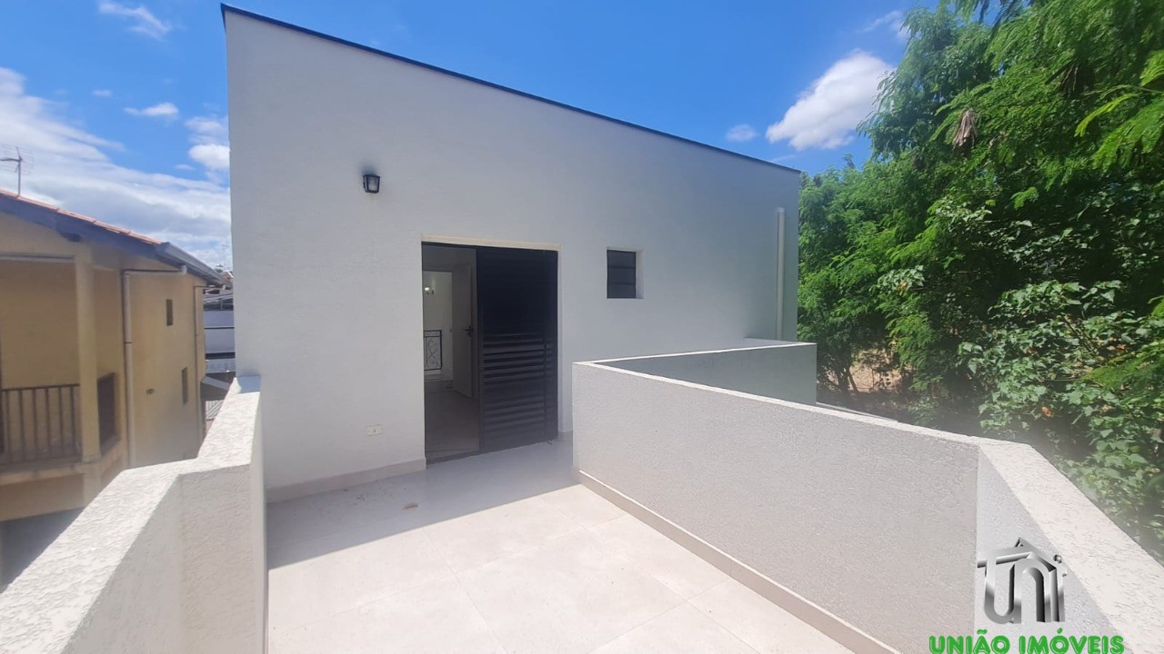 Casa de Luxo à Venda ou Locação em Bragança Paulista-SP, Bairro Santa Luzia! 2 Suítes, Sala Ampla, 3 Vagas de Garagem. Venha Conferir!