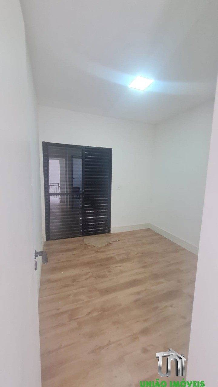 Residência de Luxo no Santa Luzia: Casa com 2 Suítes, 3 Vagas e 200m² em Bragança Paulista-SP!