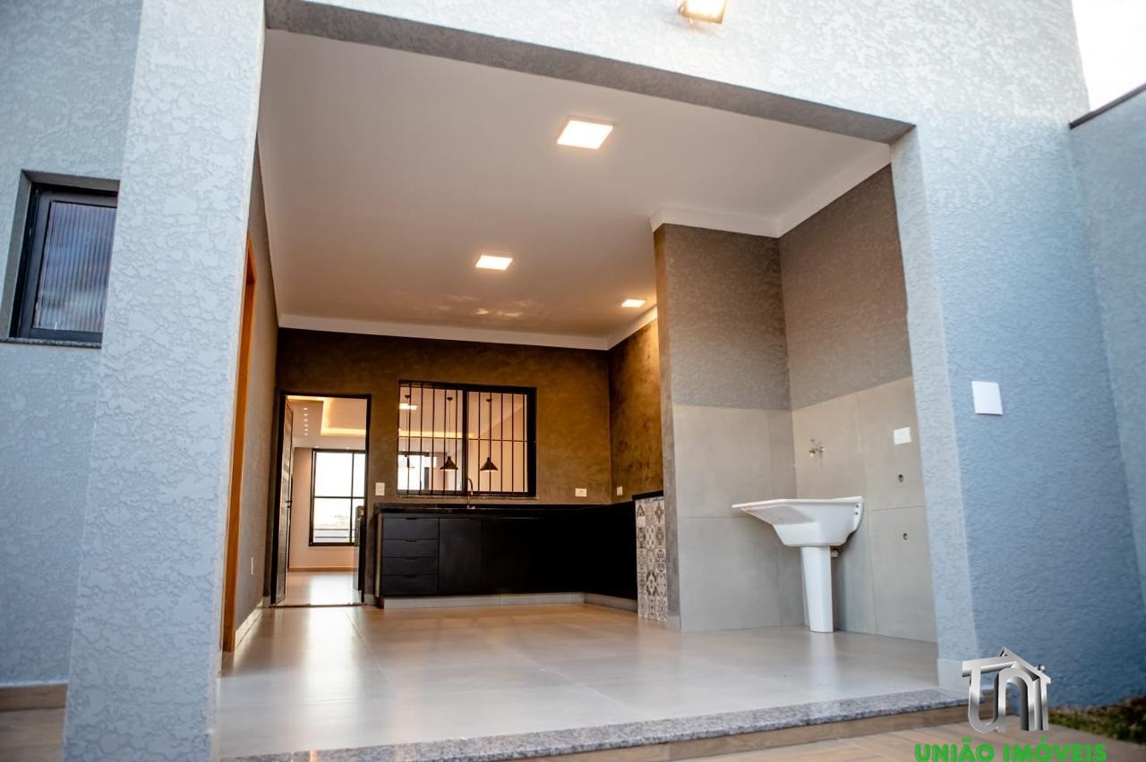 Imperdível! Casa à venda no Jardim Lago do Moinho em Bragança Paulista-SP, com 3 quartos, 1 suíte, 1 sala, churrasqueira e piscina.
