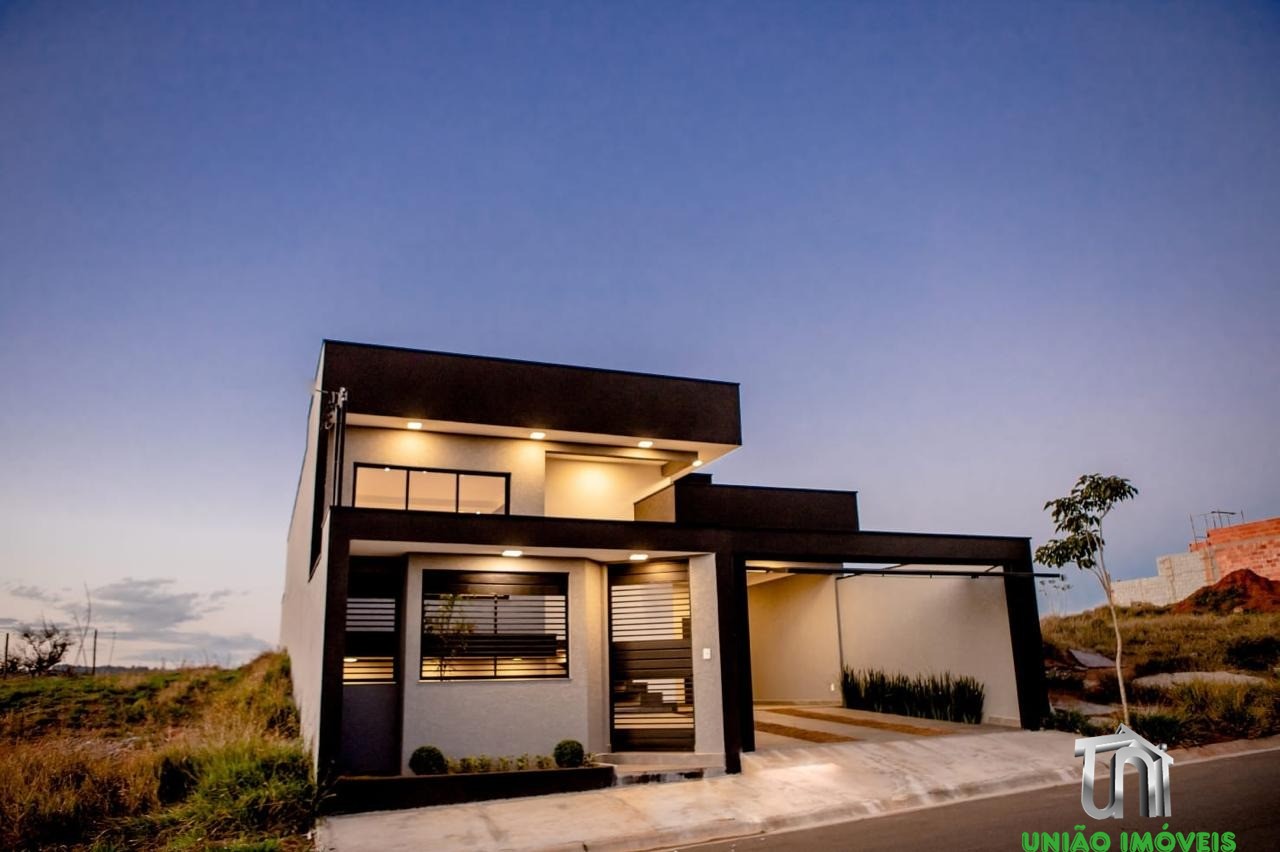 Imperdível! Casa à venda no Jardim Lago do Moinho em Bragança Paulista-SP, com 3 quartos, 1 suíte, 1 sala, churrasqueira e piscina.