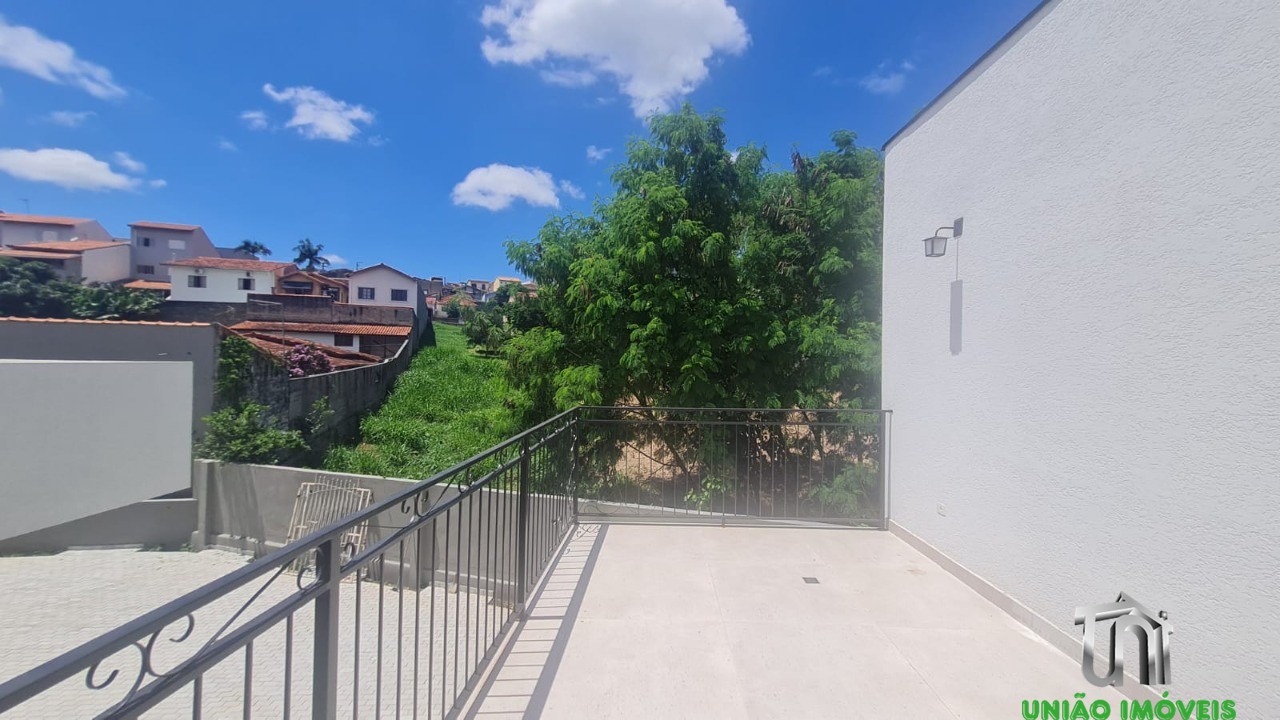 Residência de Luxo no Santa Luzia: Casa com 2 Suítes, 3 Vagas e 200m² em Bragança Paulista-SP!