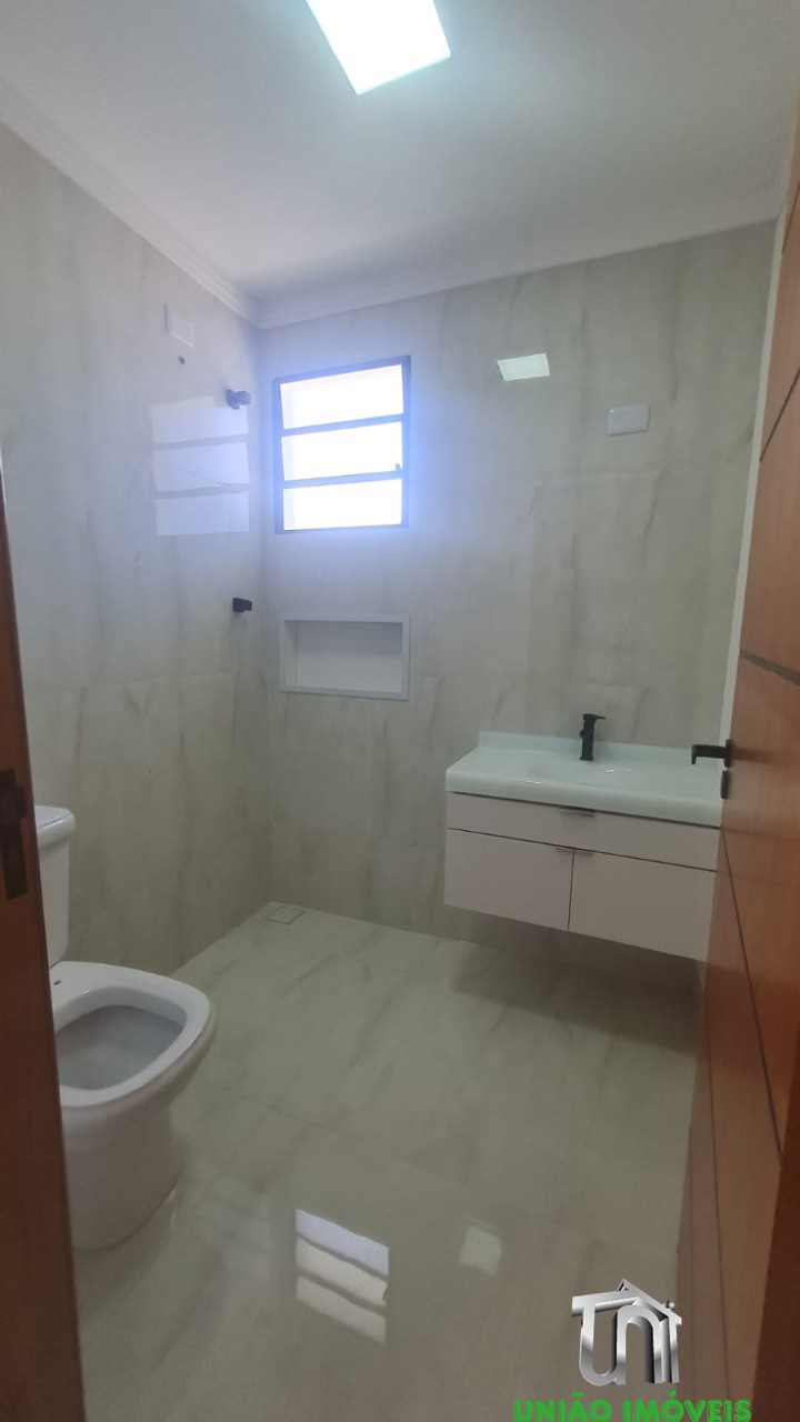 Residência de luxo no santa luzia: casa com 2 suítes, 3 vaga