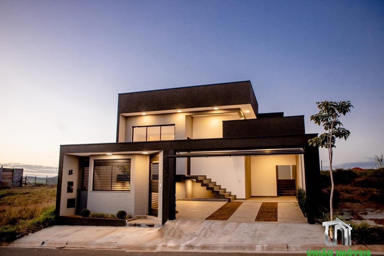 Imperdível! Casa à venda no Jardim Lago do Moinho em Bragança Paulista-SP, com 3 quartos, 1 suíte, 1 sala, churrasqueira e piscina.