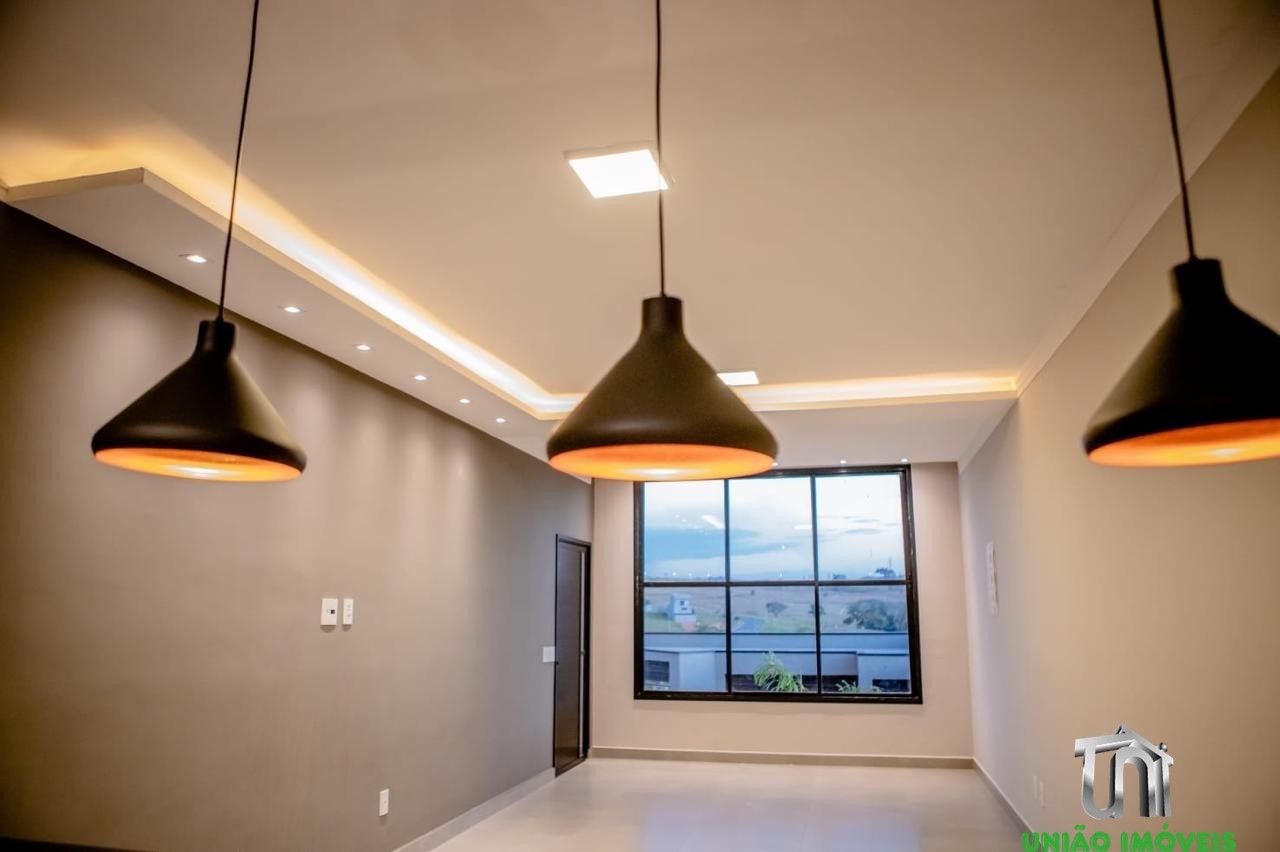 Imperdível! Casa à venda no Jardim Lago do Moinho em Bragança Paulista-SP, com 3 quartos, 1 suíte, 1 sala, churrasqueira e piscina.