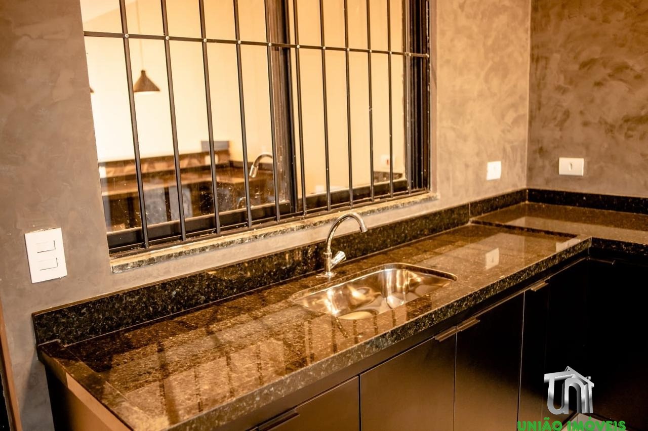 Imperdível! Casa à venda no Jardim Lago do Moinho em Bragança Paulista-SP, com 3 quartos, 1 suíte, 1 sala, churrasqueira e piscina.