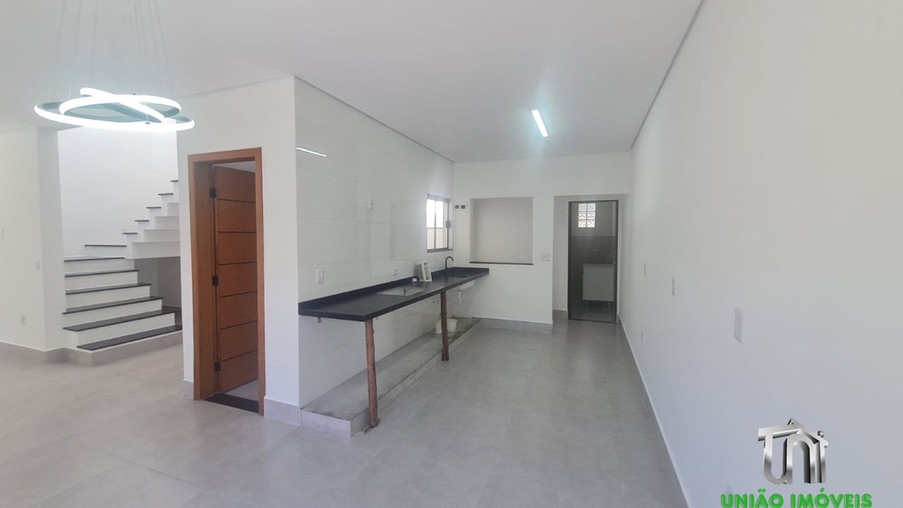 Residência de luxo no santa luzia: casa com 2 suítes, 3 vaga