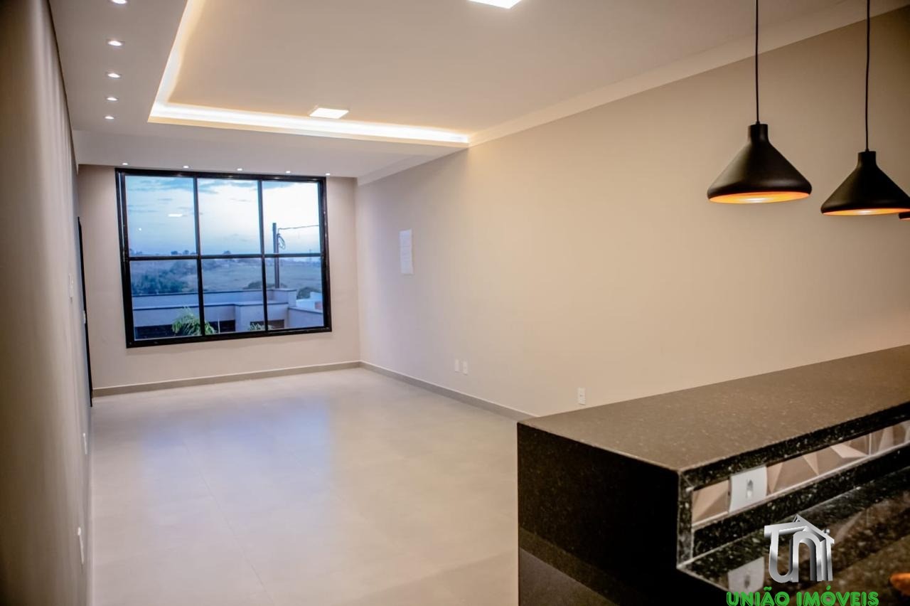 Imperdível! Casa à venda no Jardim Lago do Moinho em Bragança Paulista-SP, com 3 quartos, 1 suíte, 1 sala, churrasqueira e piscina.