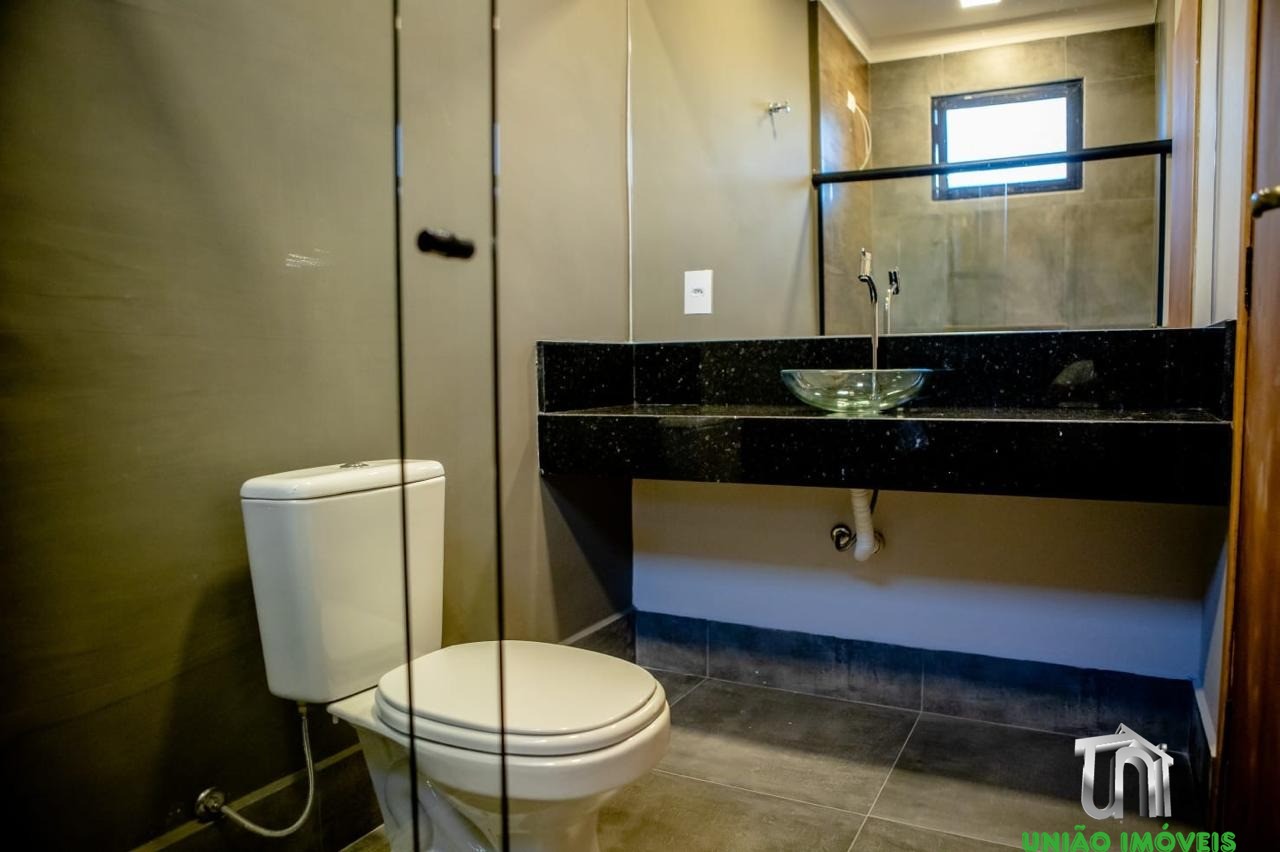 Imperdível! Casa à venda no Jardim Lago do Moinho em Bragança Paulista-SP, com 3 quartos, 1 suíte, 1 sala, churrasqueira e piscina.