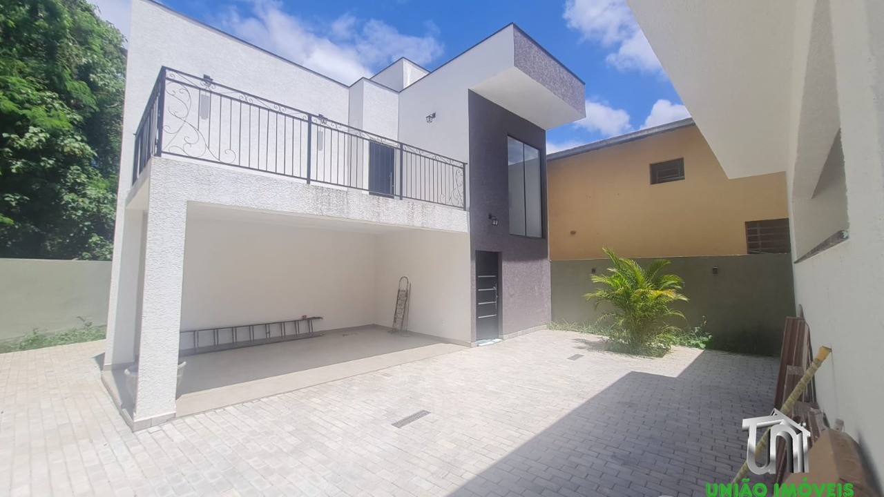 Residência de Luxo no Santa Luzia: Casa com 2 Suítes, 3 Vagas e 200m² em Bragança Paulista-SP!