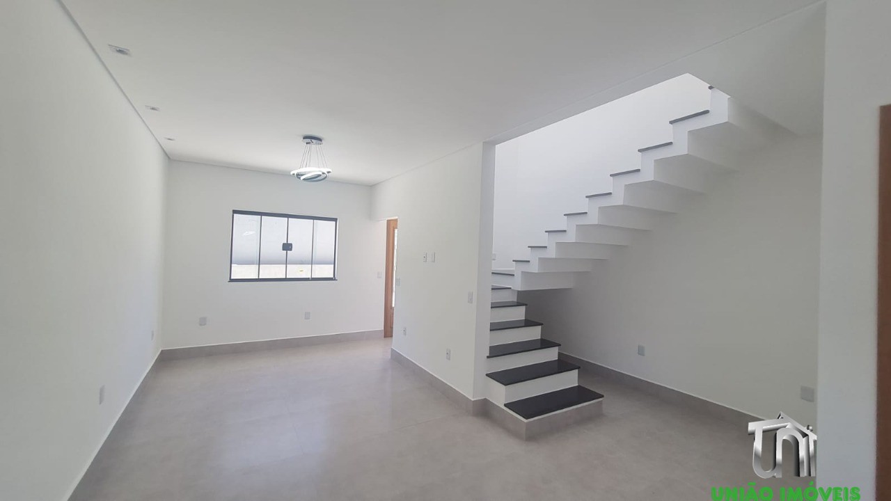 Residência de luxo no santa luzia: casa com 2 suítes, 3 vaga