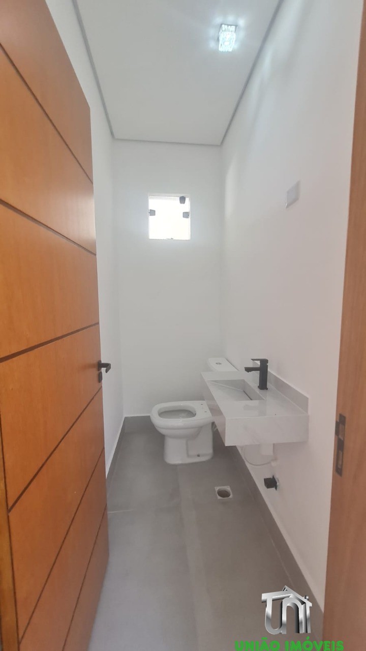 Residência de luxo no santa luzia: casa com 2 suítes, 3 vaga
