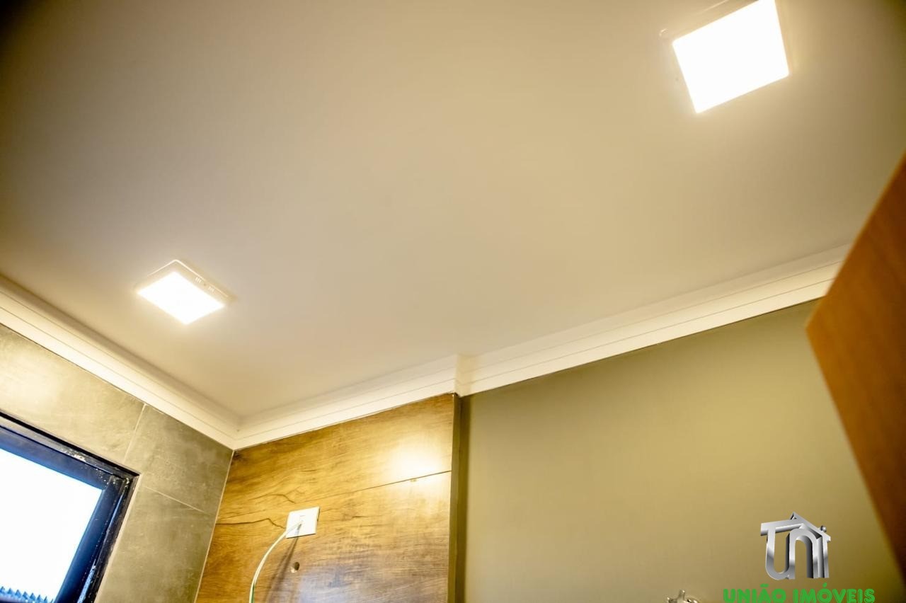 Imperdível! Casa à venda no Jardim Lago do Moinho em Bragança Paulista-SP, com 3 quartos, 1 suíte, 1 sala, churrasqueira e piscina.