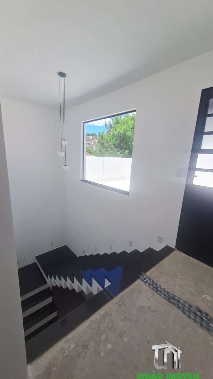 Residência de luxo no santa luzia: casa com 2 suítes, 3 vaga