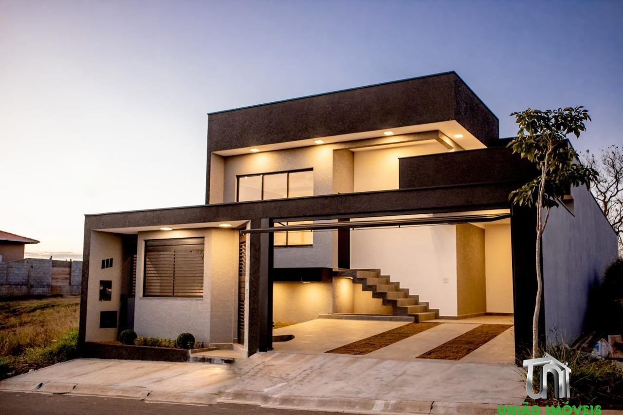 Imperdível! Casa à venda no Jardim Lago do Moinho em Bragança Paulista-SP, com 3 quartos, 1 suíte, 1 sala, churrasqueira e piscina.