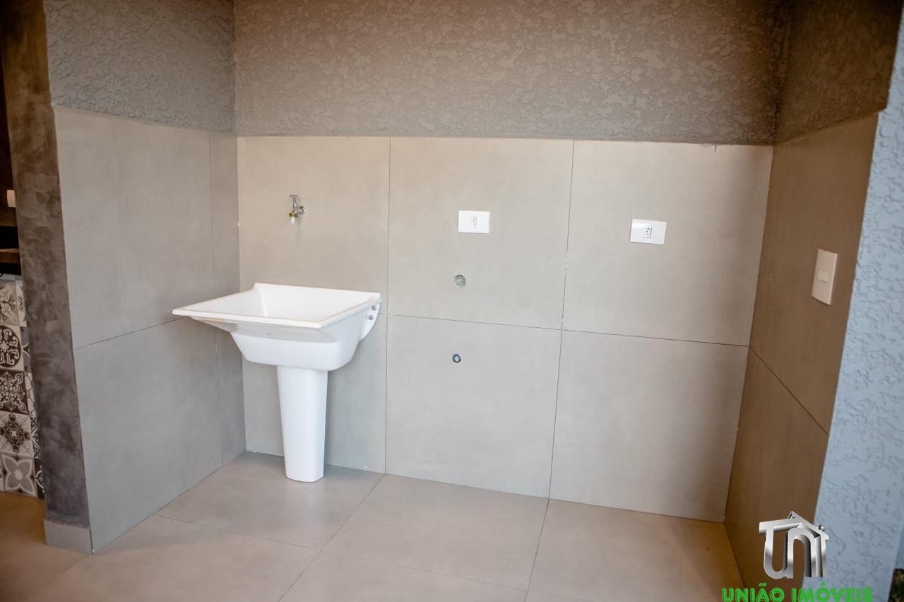 Imperdível! Casa à venda no Jardim Lago do Moinho em Bragança Paulista-SP, com 3 quartos, 1 suíte, 1 sala, churrasqueira e piscina.