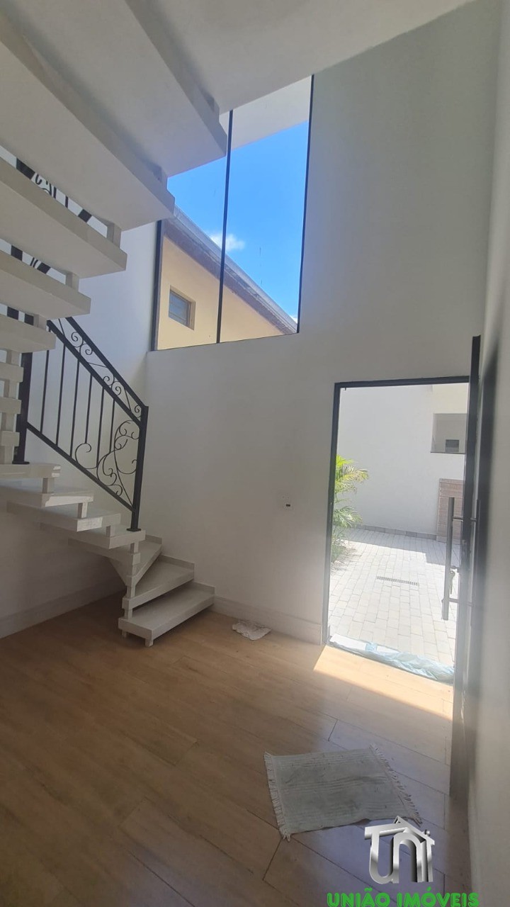 Residência de Luxo no Santa Luzia: Casa com 2 Suítes, 3 Vagas e 200m² em Bragança Paulista-SP!
