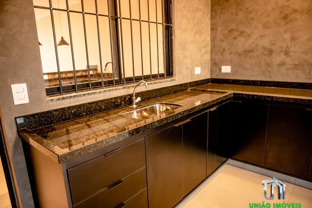 Imperdível! Casa à venda no Jardim Lago do Moinho em Bragança Paulista-SP, com 3 quartos, 1 suíte, 1 sala, churrasqueira e piscina.