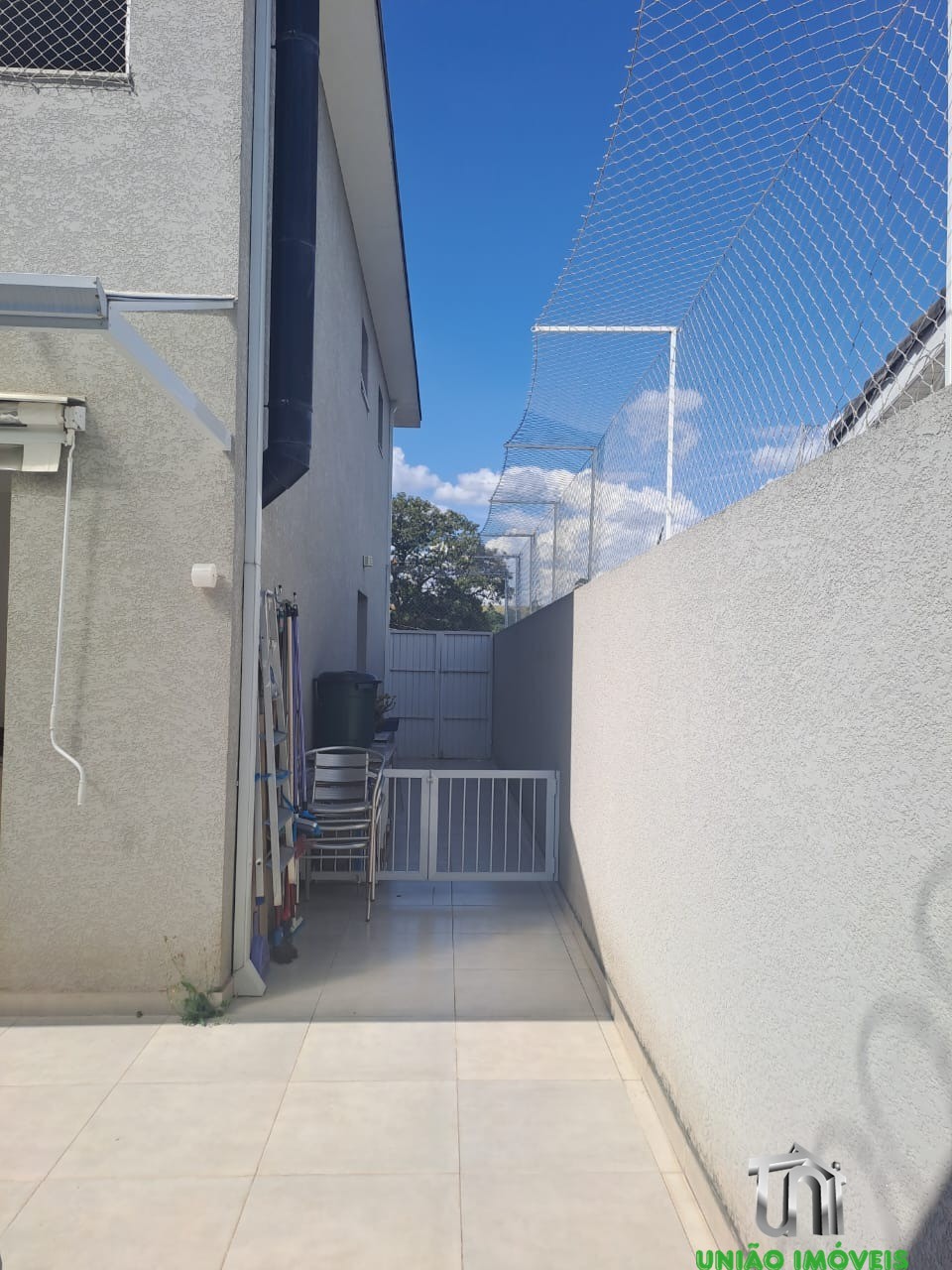 Casa à venda em Bragança Paulista-SP, Chácara Portal das Estâncias: 3 quartos, 1 suíte, 2 vagas, 122,48 m². Confira!