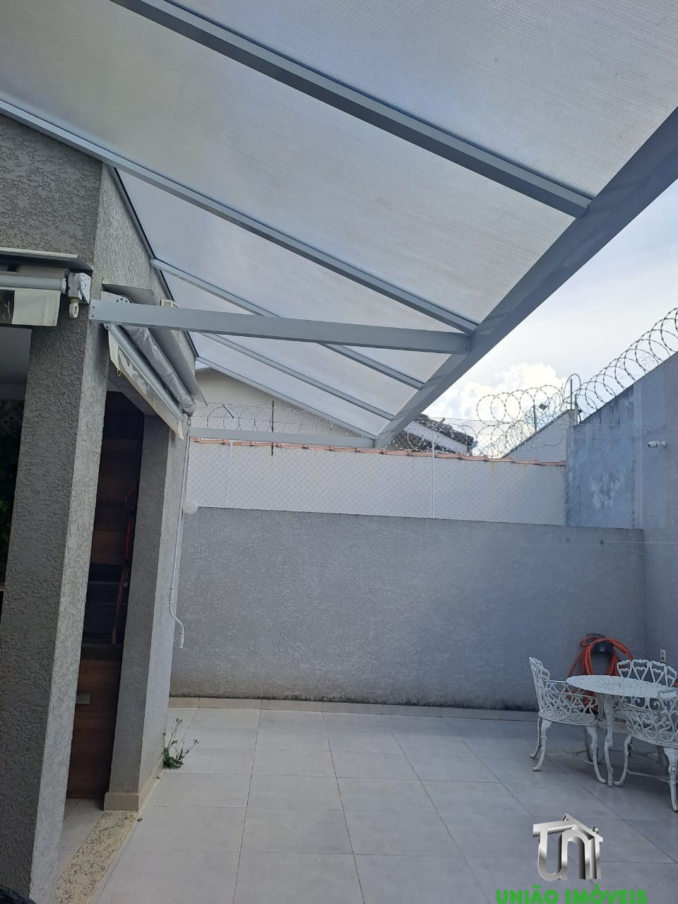 Casa à venda em Bragança Paulista-SP, Chácara Portal das Estâncias: 3 quartos, 1 suíte, 2 vagas, 122,48 m². Confira!