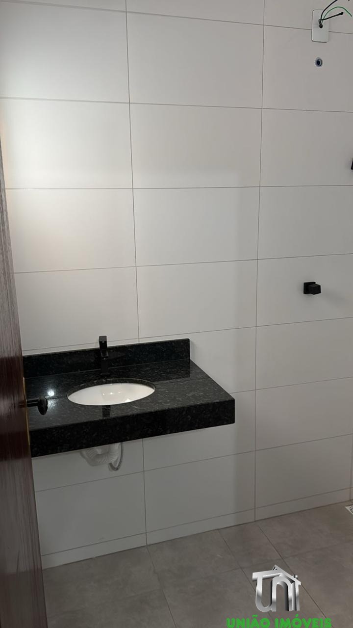 Casa à venda na vila aparecida: 2 quartos, 1 suíte, 73m² de 