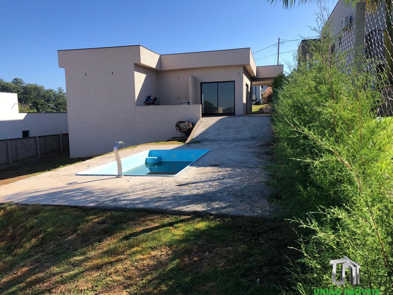 Casa à venda no condomínio jardim flamboyan: conforto, segur